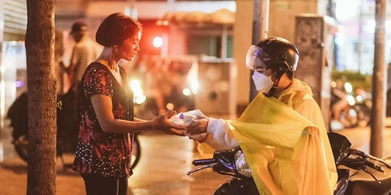 ABCVIP tặng quà cho người vô gia cư