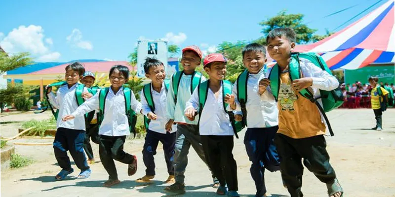 Nụ cười hạnh phúc khi đến trường